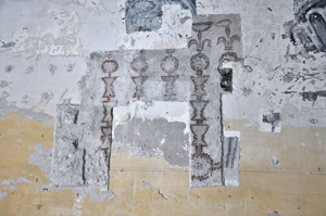 Menorá. Pintura parietal hallada en la sinagoga de Híjar (Teruel). Autor Javier Castaño